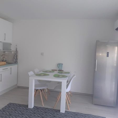 Liliom Apartman Apartment Heviz Exterior photo